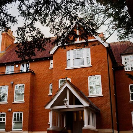 Pass The Keys Quiet 2-Bed Apartment On The Ground Floor Canterbury Esterno foto